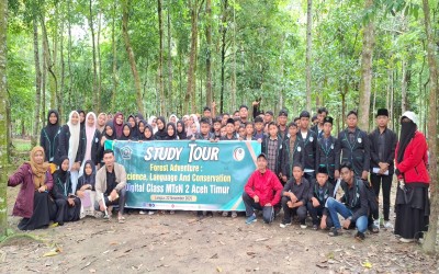 Studi Tour Kelas Digital MTsN 2 Aceh Timur: Petualangan Seru di Hutan Lindung