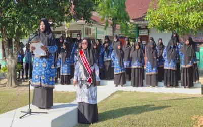 MTsN 2 Aceh Timur Laksanakan Upacara Hardiknas 2026, Kepala Madrasah Tekankan Pentingnya Peran Bersama dalam Pendidikan